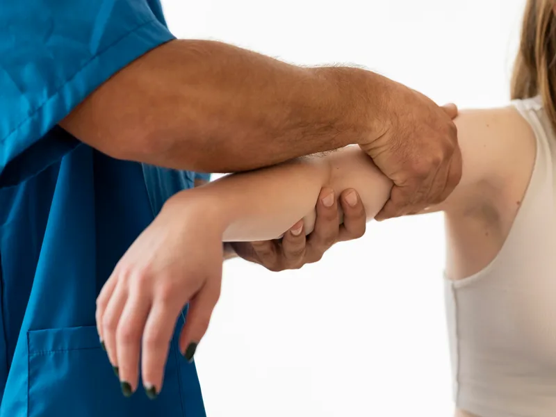 Chiropractic care for elbow pain at Hans Chiropractic & Injury Center in Norcross