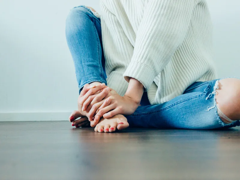 Hans Chiropractic & Injury Center treating neuropathy in Norcross