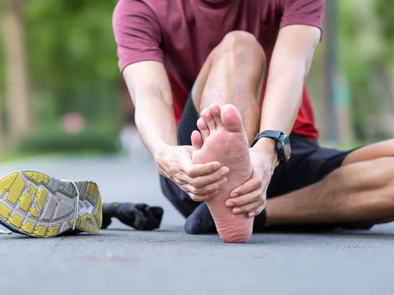 Hans Chiropractic & Injury Center treating plantar fasciitis in Norcross