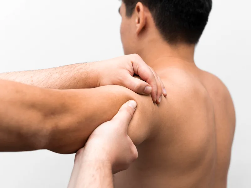 How Hans Chiropractic & Injury Center treats rotator cuff injury in Norcross
